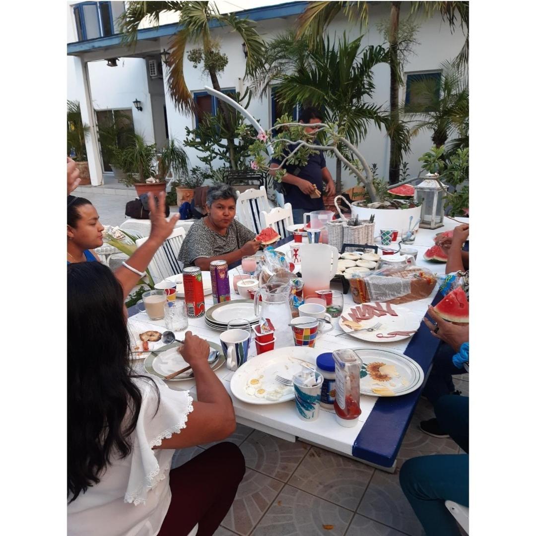 Palmita Hotel Hostel Oranjestad Zewnętrze zdjęcie